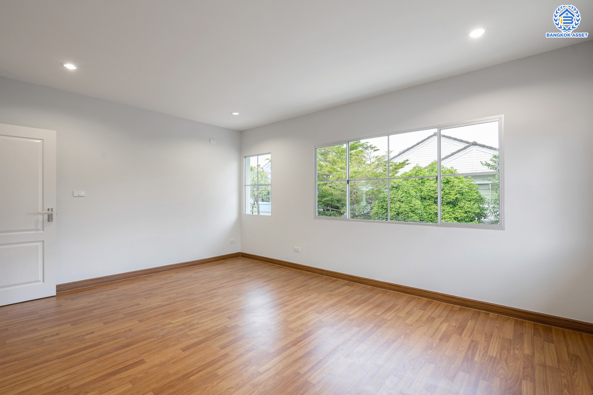 บ้านมือสองตกแต่งใหม่ คุณภาพแบรนด์ LH ม.ชัยพฤกษ์ ราชพฤกษ์-แจ้งวัฒนะ หลังใหญ่ เนื้อที่ 59.9 ตร.ว. ฟังก์ชัน 3 ห้องนอน 3 ห้องน้ำ 2 ที่จอดรถ ภายในตกแต่งหรูหรา บนทำเลศักยภาพติดถนนราชพฤกษ์ เชื่อมสู่แจ้งวัฒนะได้อย่างรวดเร็ว และเพียง 10 นาทีถึงรถไฟฟ้า "สถานีบางรักใหญ่"